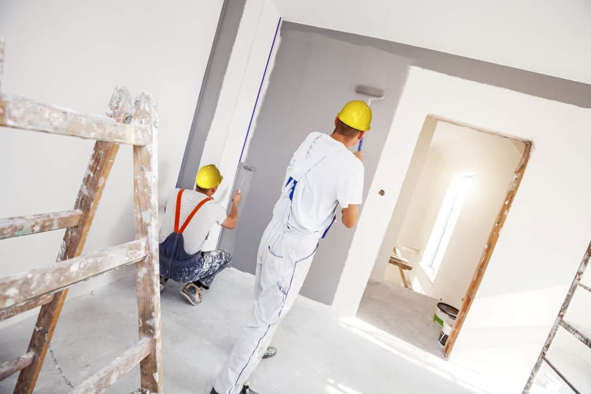 Peinture de rénovation : comparer la préparation des murs
