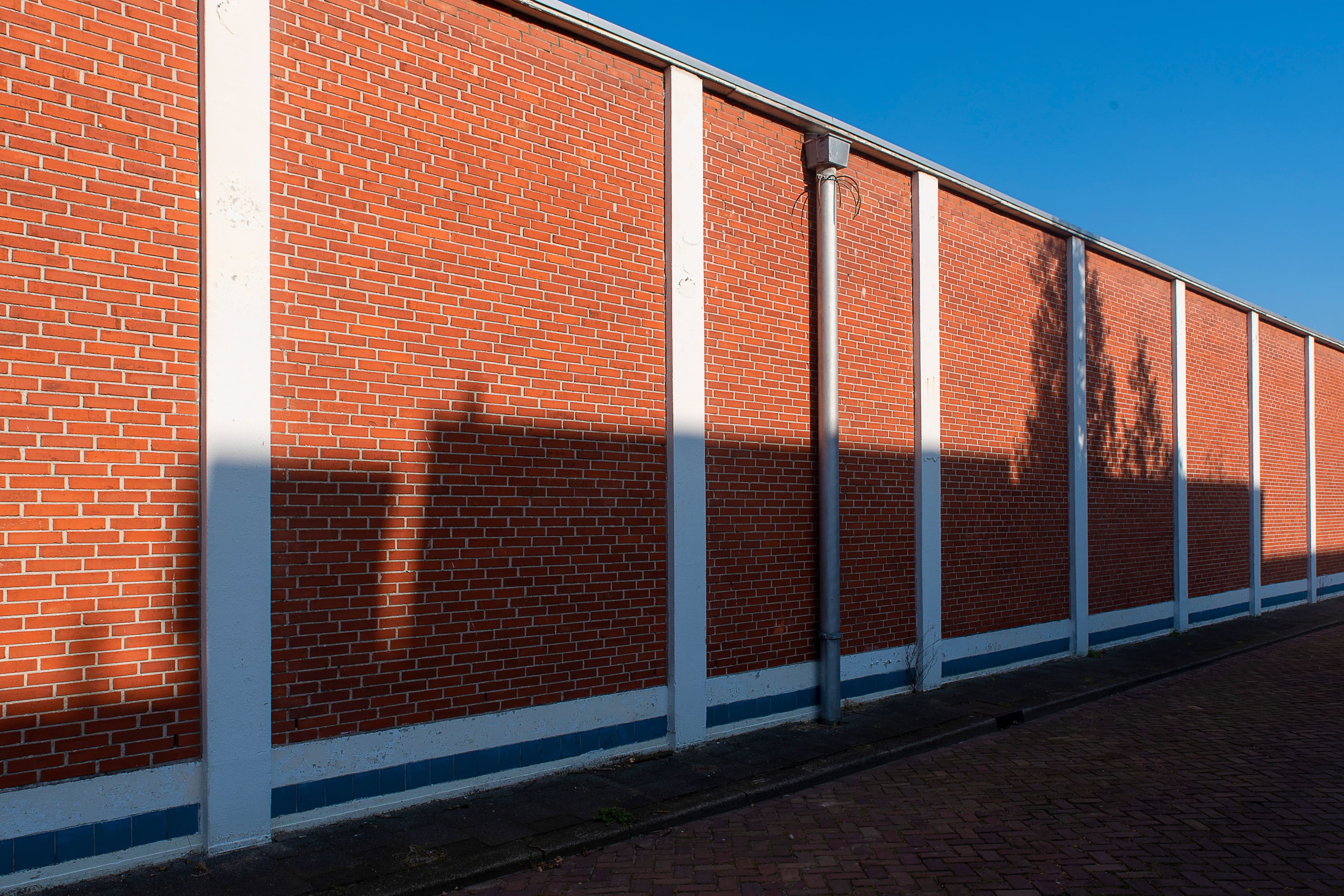 Mur anti-bruit : à quoi sert-il et dans quelles situations est-il utile ?
